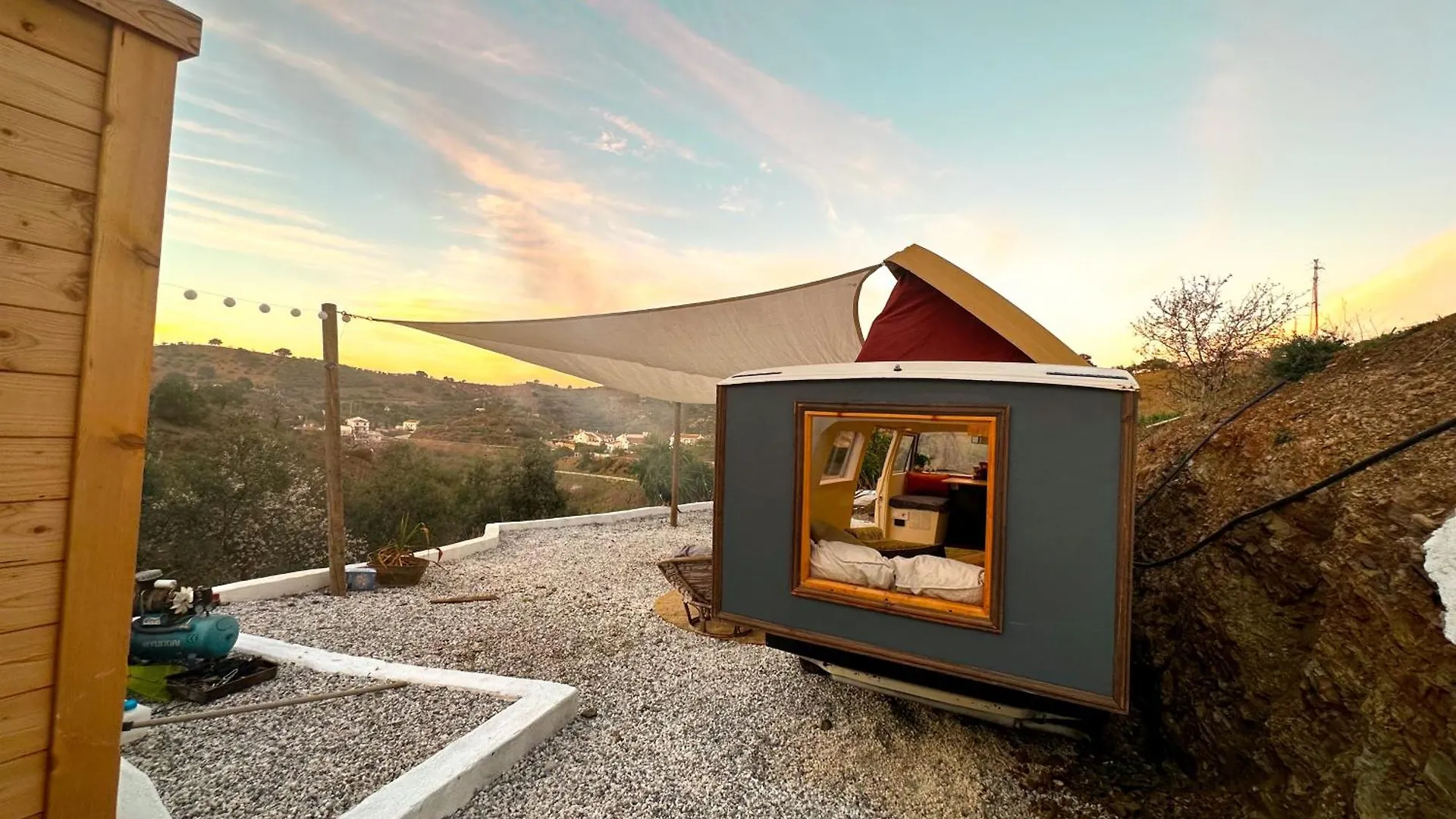 Romantic Accommodation - Hottub & Sauna contacts